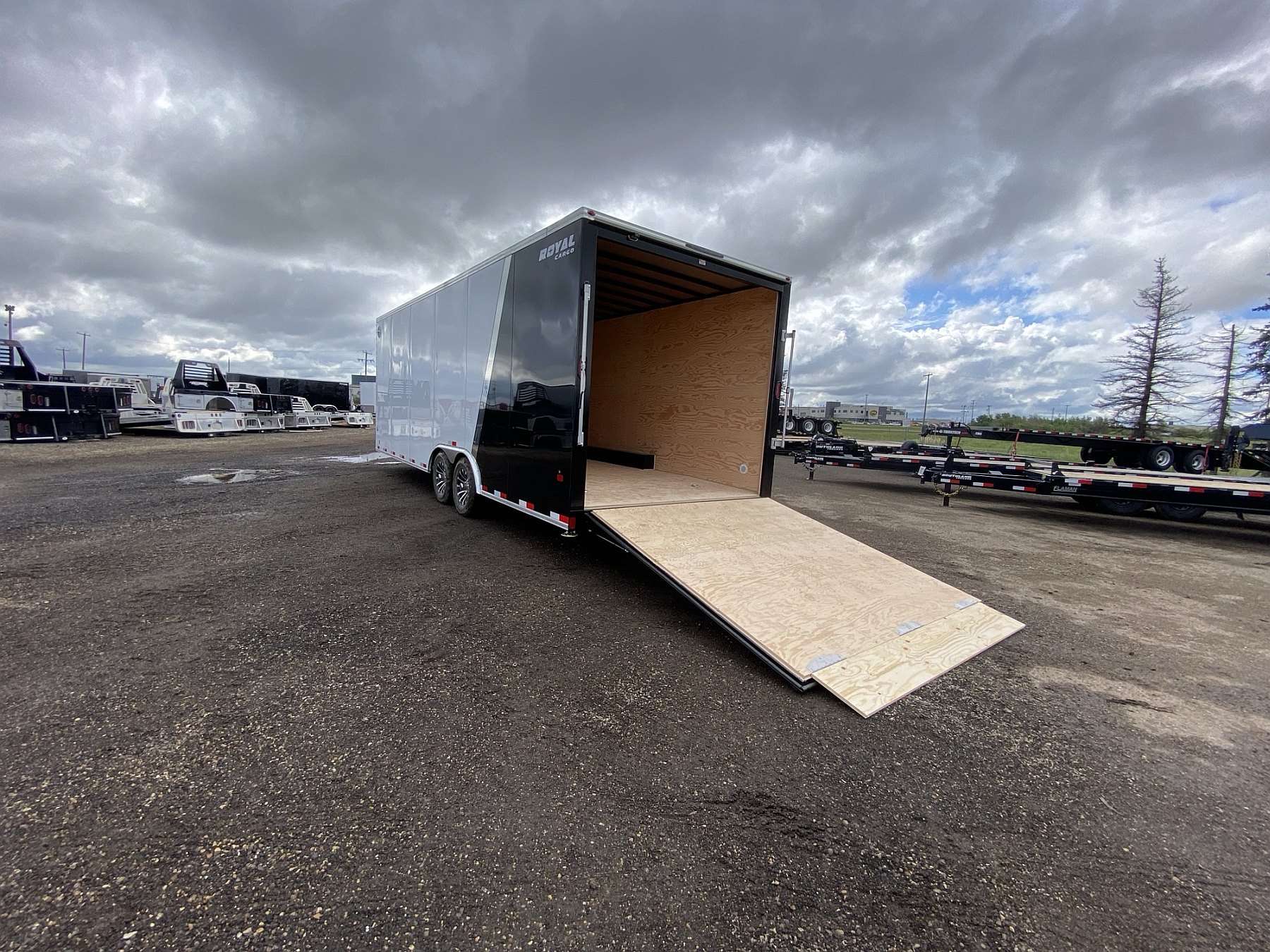 2026 Royal 8.5'x26' Enclosed Cargo w/ Aluminum Wheels