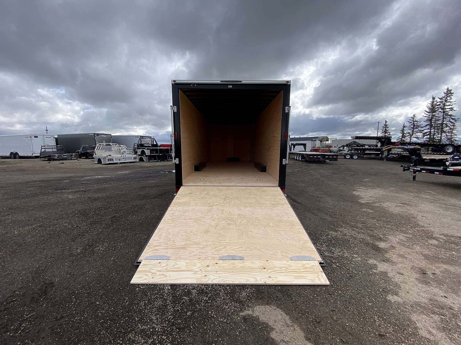 2026 Royal 8.5'x26' Enclosed Cargo w/ Aluminum Wheels
