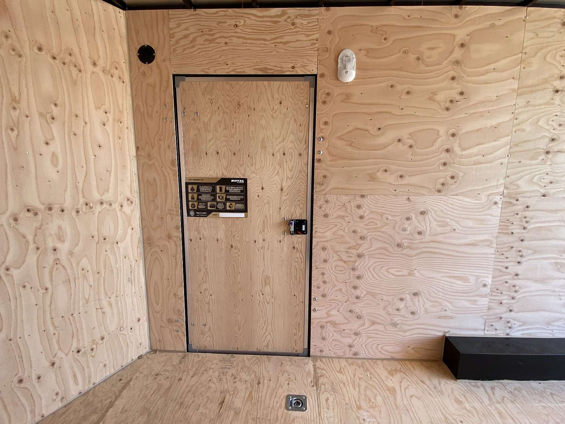 2026 Royal 8'x18' Cargo w/ Extra Height & Dovetail