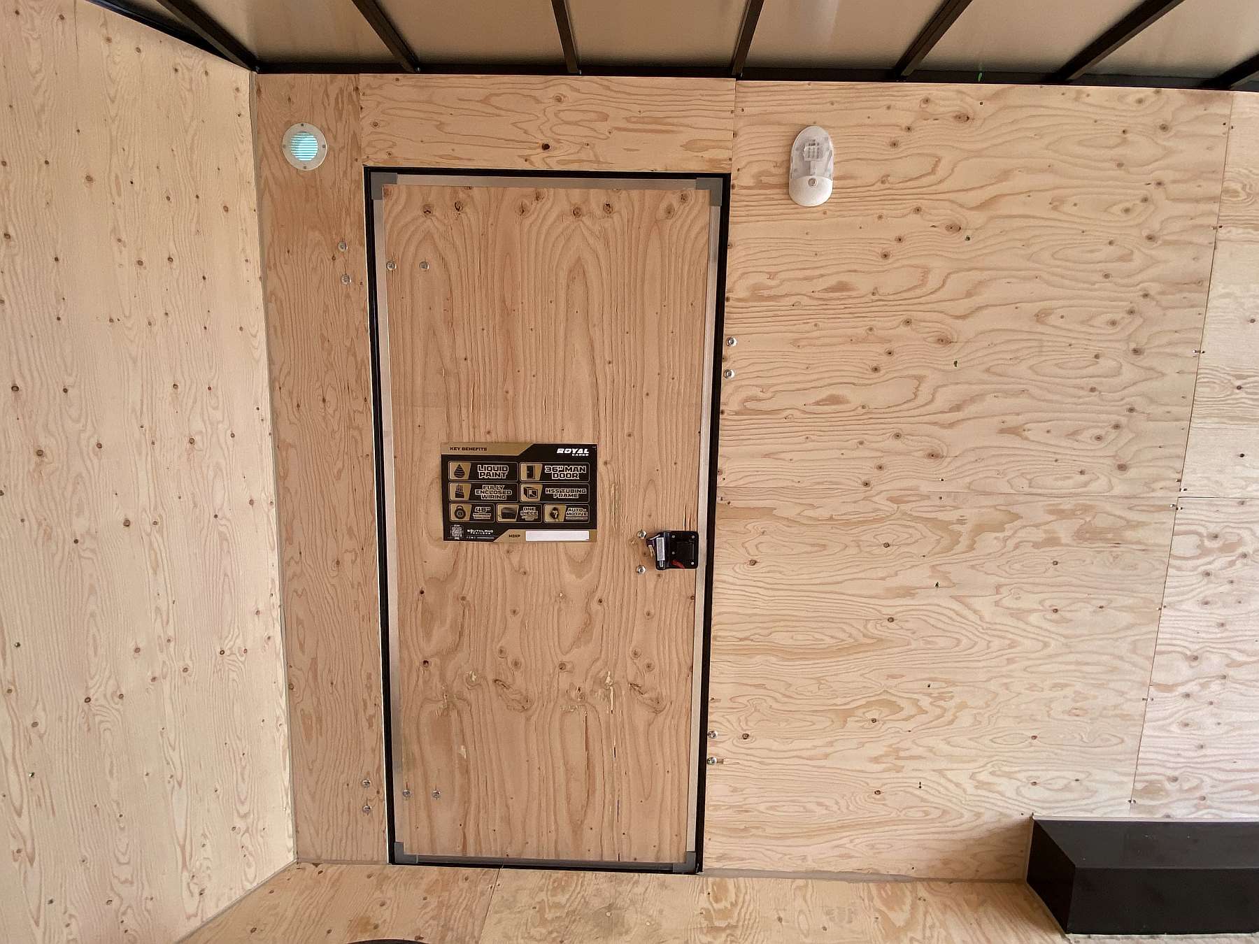 2026 Royal 8'x18' Enclosed Cargo w/ Dovetail & 35K Axles