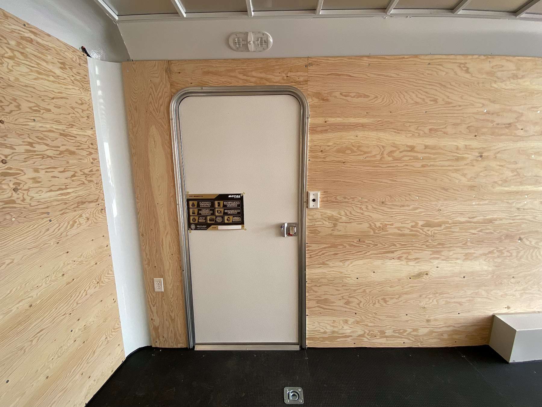 2026 Royal 8'x20' Commercial Enclosed w/ Extra Height