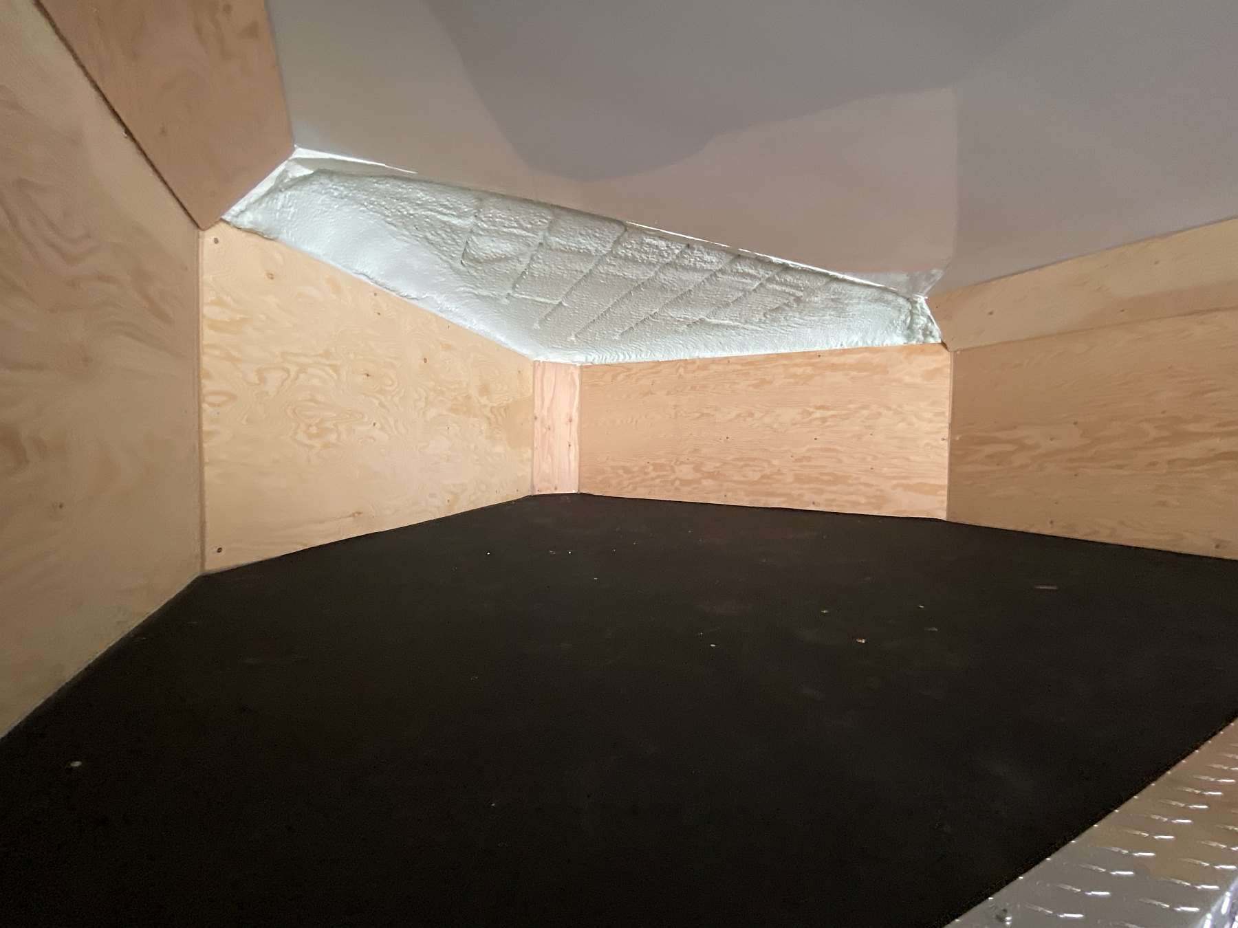 2026 Royal 8'x24' Fully Insulated Gooseneck Cargo Trailer