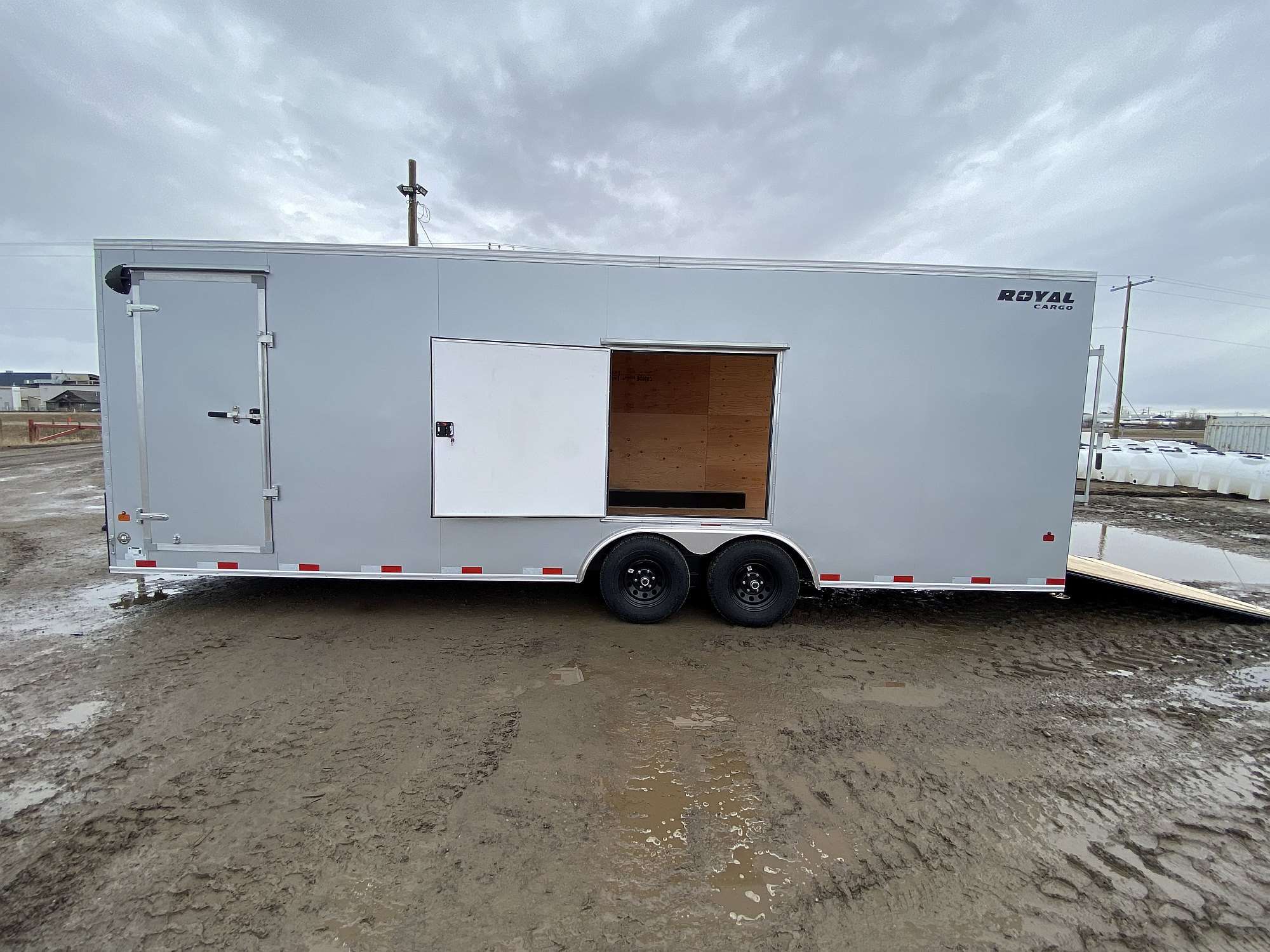 2026 Royal 8'x26' Enclosed Cargo w/ Escape Door