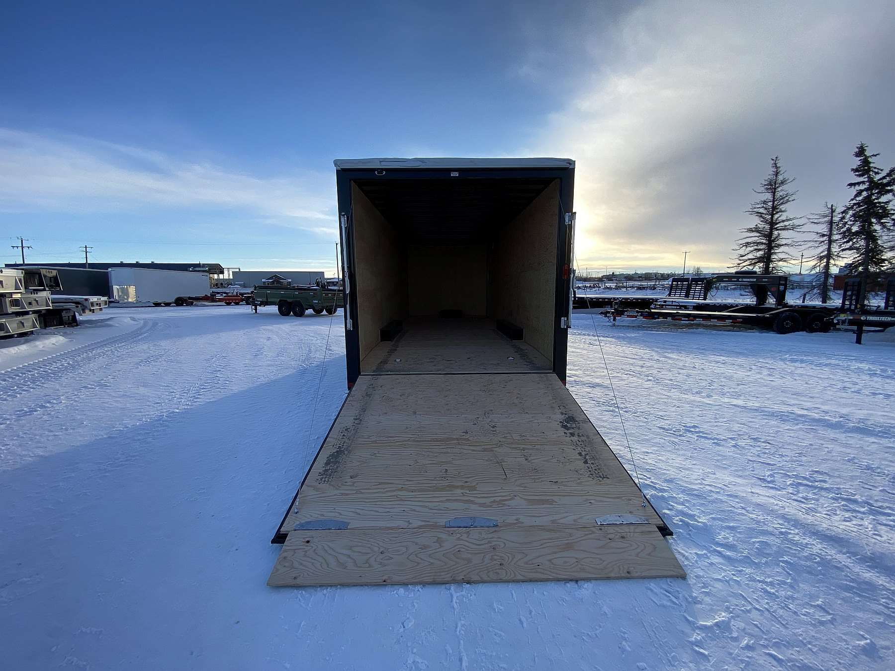 2026 Royal 8'x26' Enclosed Cargo w/ Ramp Door