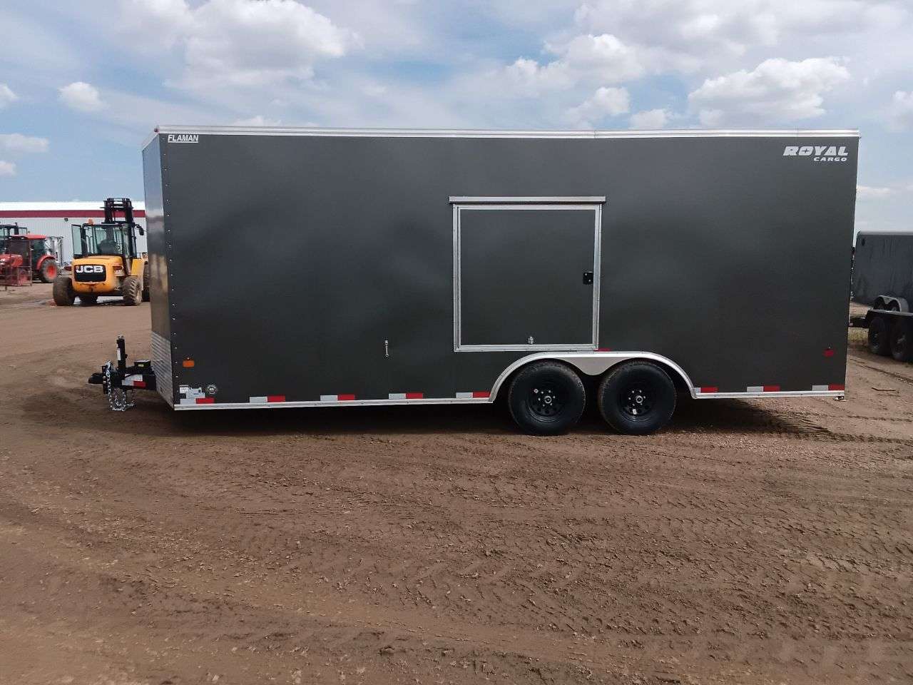 2026 Royal LARC 8'6" x 20' + V-Nose Car Hauler