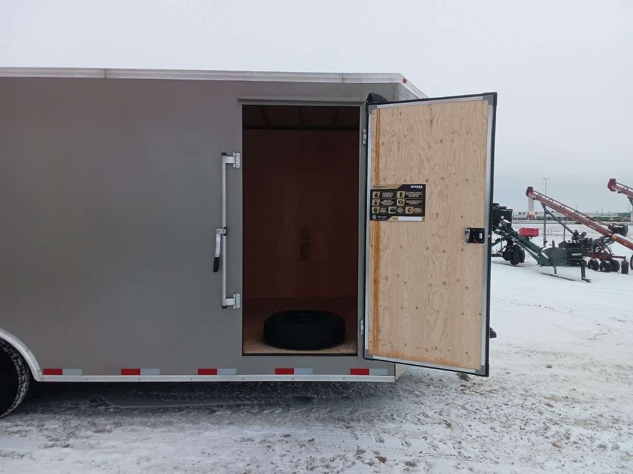 2026 Royal LARC 8'6" x 20' + V-Nose Car Hauler Trailer