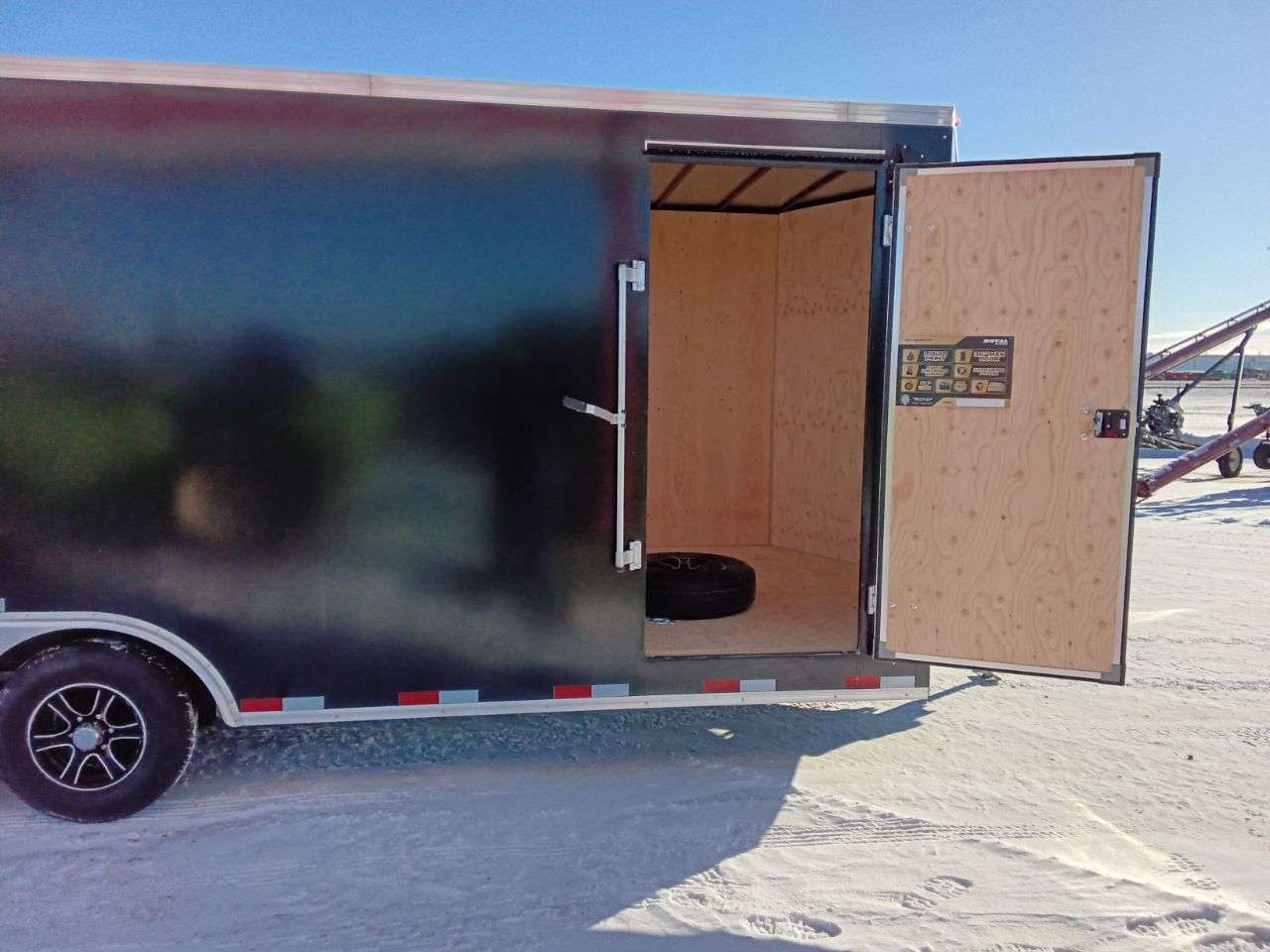 2026 Royal LARC 8'6" x 20' + V-Nose Car Hauler Trailer