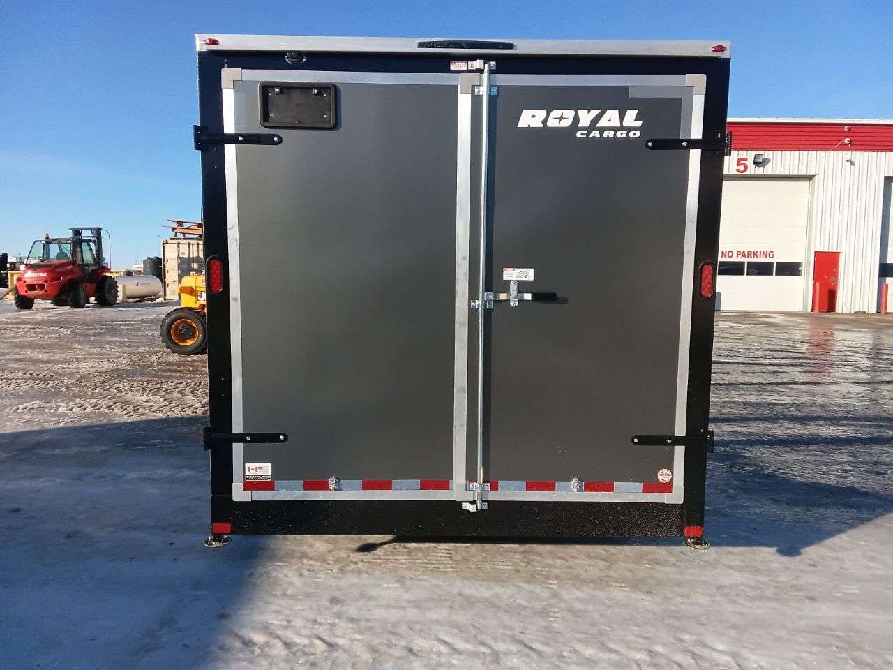 2026 Royal LARC 8'6" x 20' + V-Nose Car Hauler Trailer