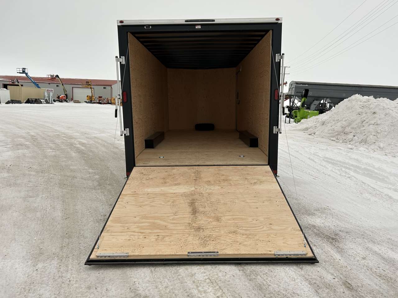 2026 Royal LARC 8'6" x 20' + V-Nose Car Hauler Trailer