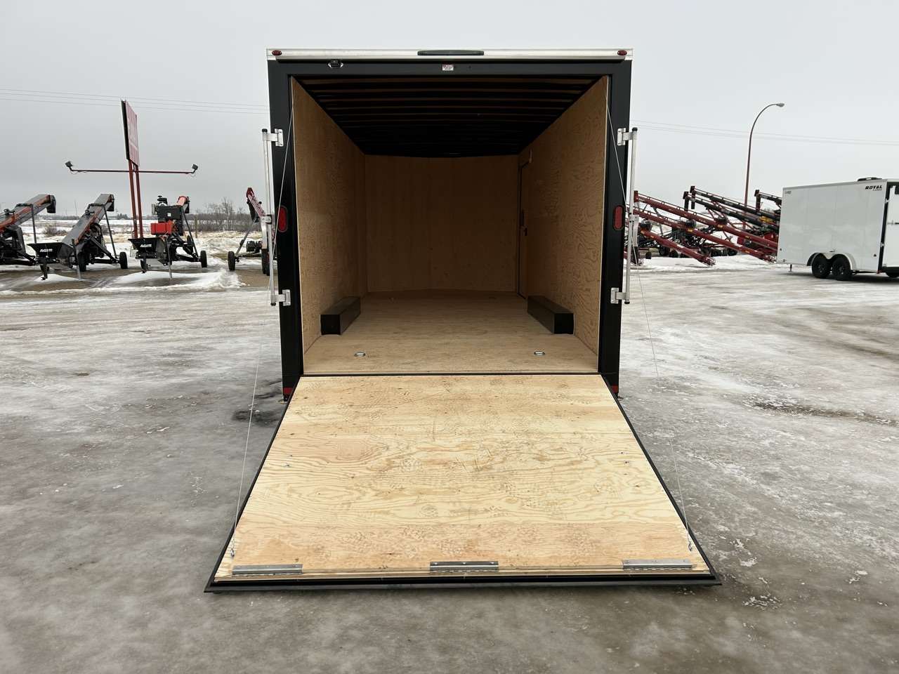 2026 Royal LARC 8'6" x 20' + V-Nose Car Hauler Trailer