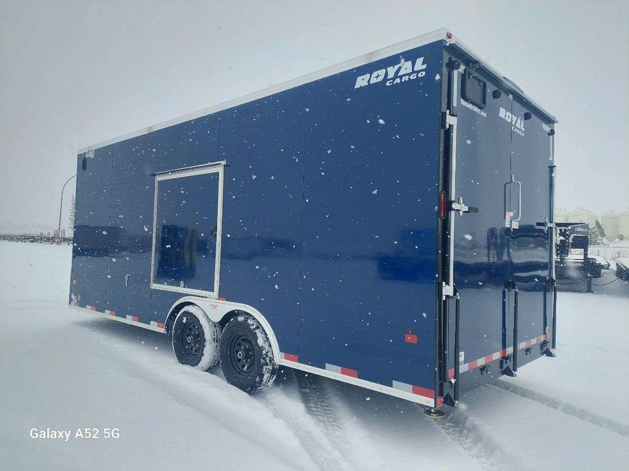 2026 Royal LARC 8'6" x 20' + V-Nose Car Hauler Trailer