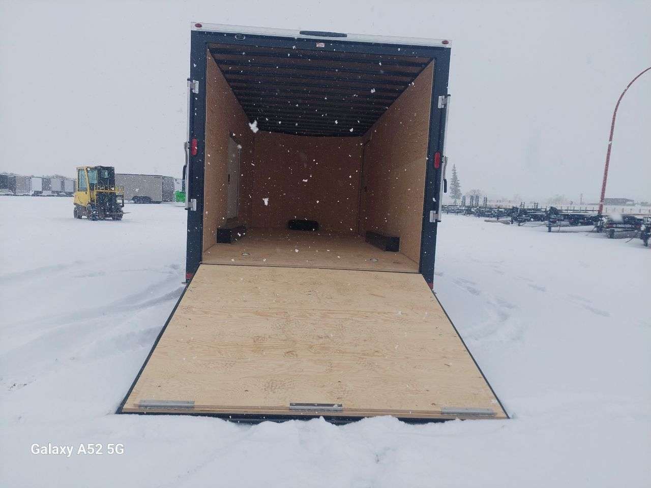 2026 Royal LARC 8'6" x 20' + V-Nose Car Hauler Trailer