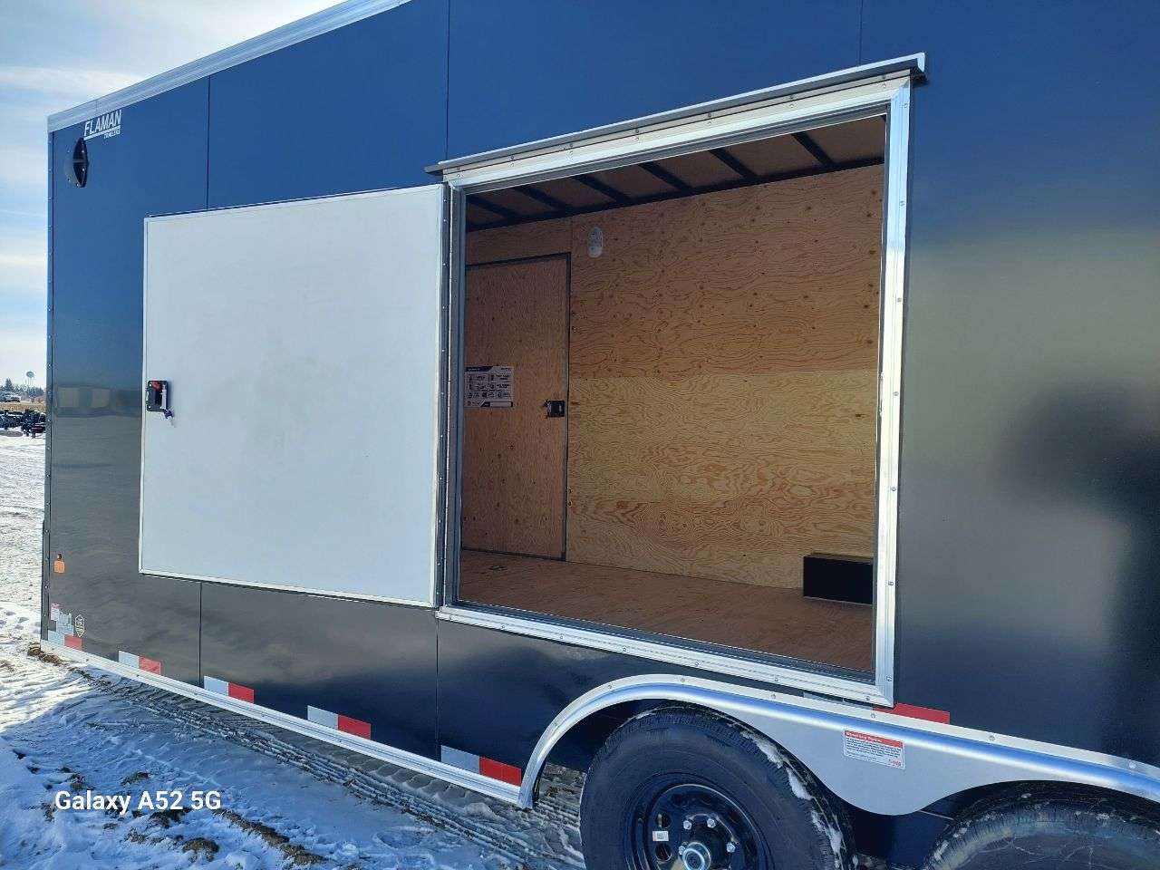 2026 Royal LARC 8'6" x 20' + V-Nose Car Hauler Trailer