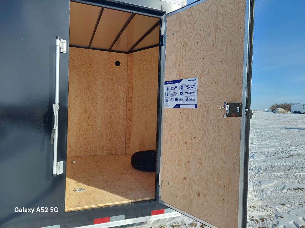 2026 Royal LARC 8'6" x 20' + V-Nose Car Hauler Trailer