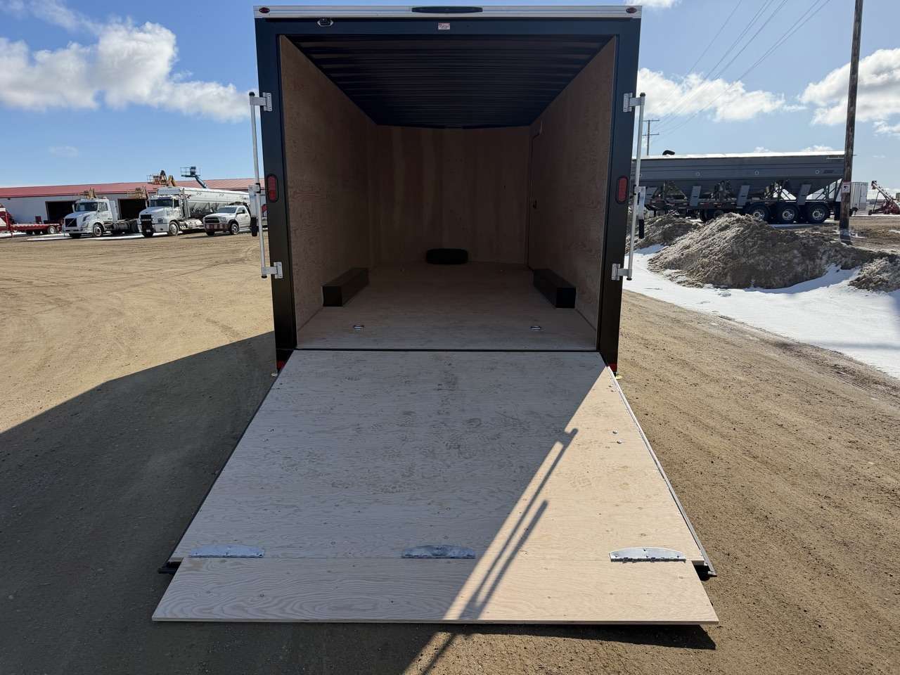 2026 Royal LARC 8'6" x 20' + V-Nose Car Hauler Trailer