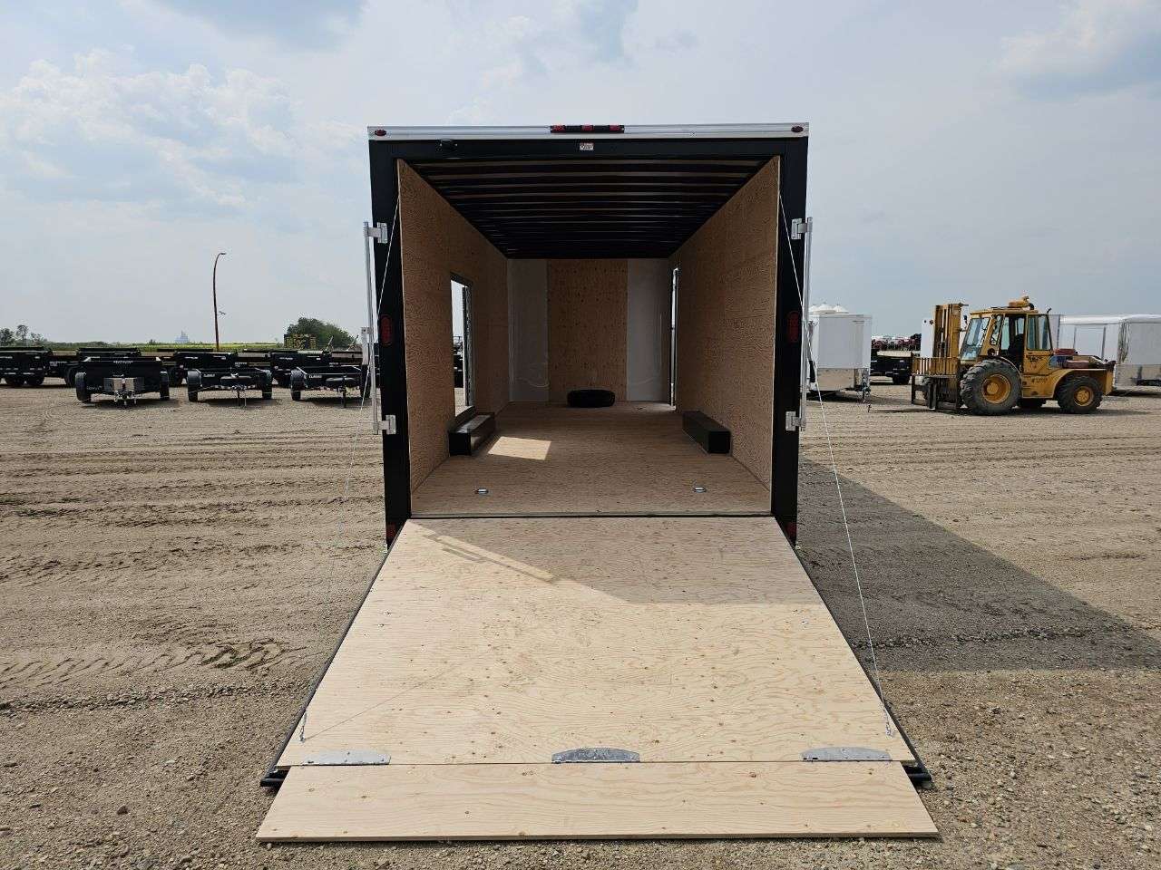 2026 Royal LARC 8'6" x 24' Flat Front Car Hauler
