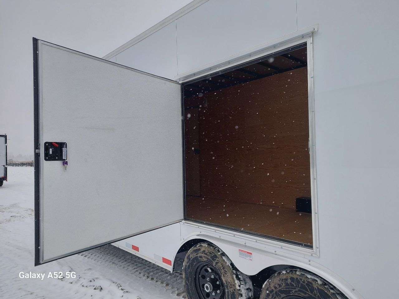 2026 Royal LARC 8'6" x 24' Flat Front Car Hauler Trailer