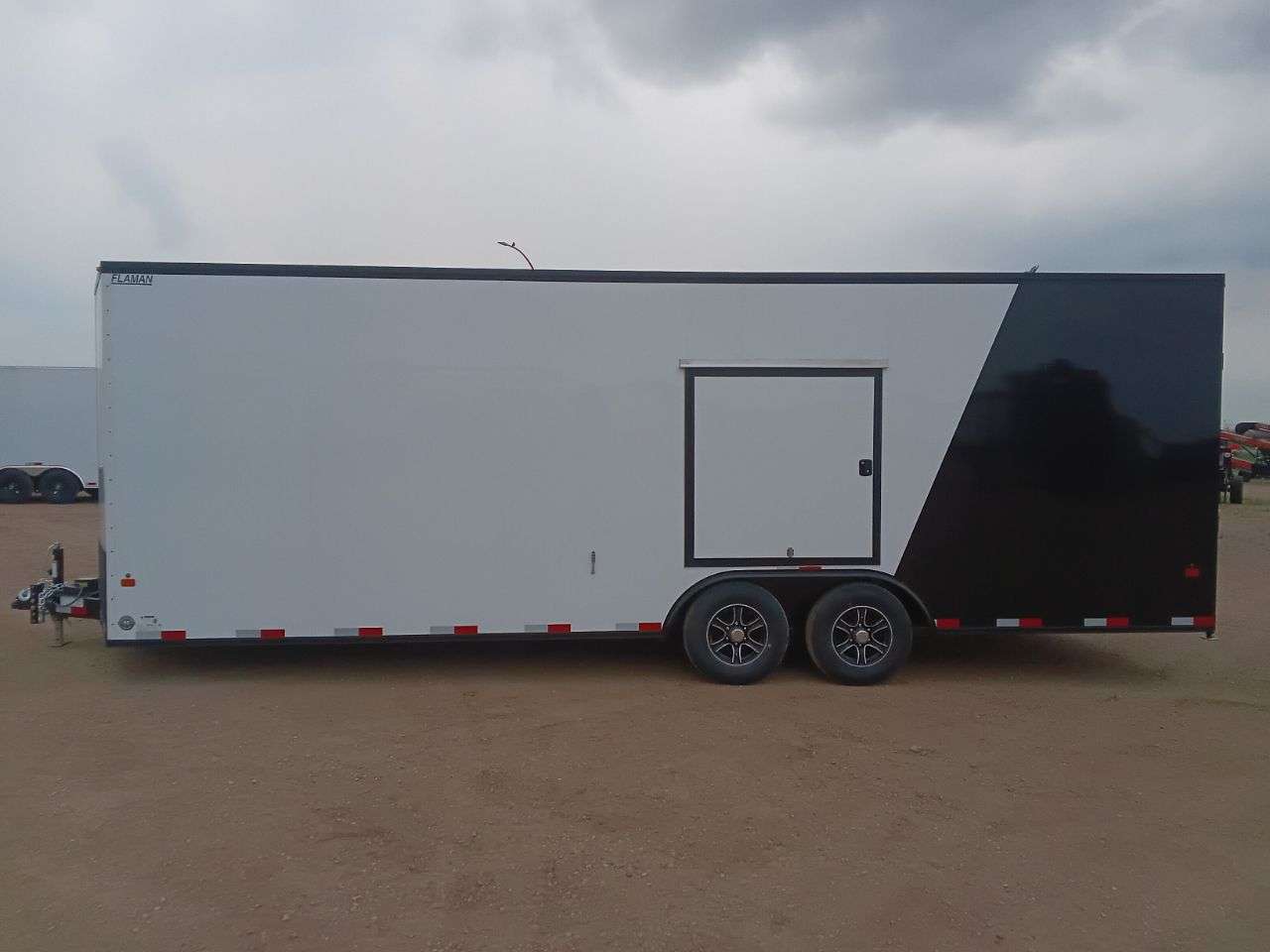 2026 Royal LARC 8'6" x 24' + V-Nose Car Hauler