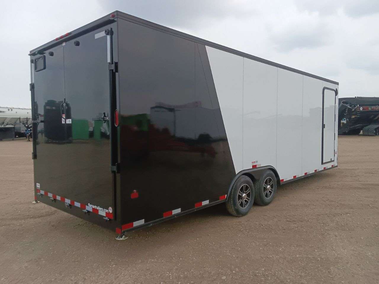 2026 Royal LARC 8'6" x 24' + V-Nose Car Hauler