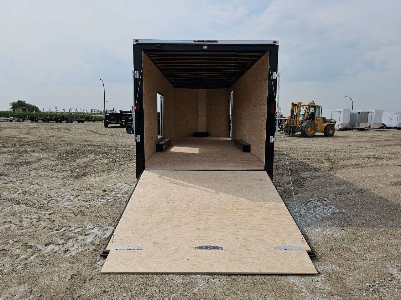 2026 Royal LARC 8'6" x 24' + V-Nose Car Hauler