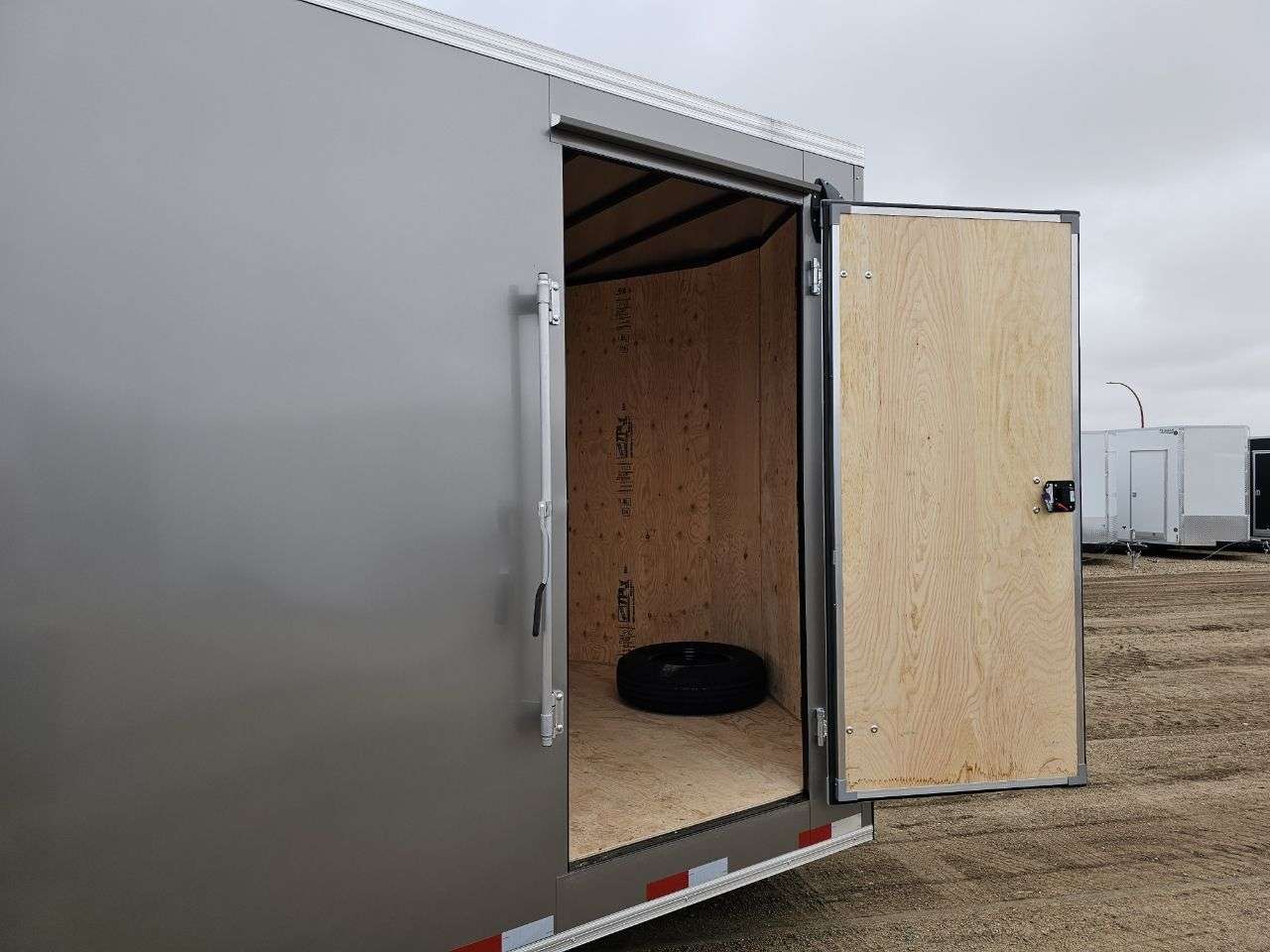2026 Royal LARC 8'6" x 24' + V-Nose Car Hauler Trailer