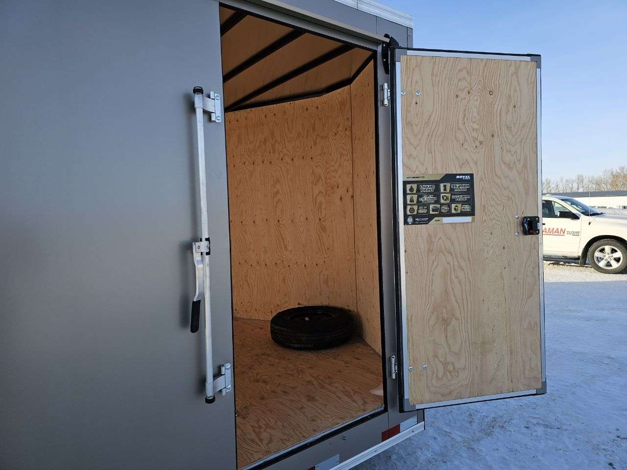 2026 Royal LARC 8'6" x 24' + V-Nose Car Hauler Trailer