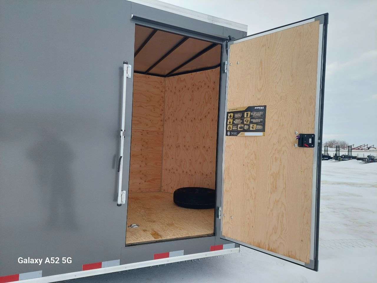 2026 Royal LARC 8'6" x 24' + V-Nose Car Hauler Trailer