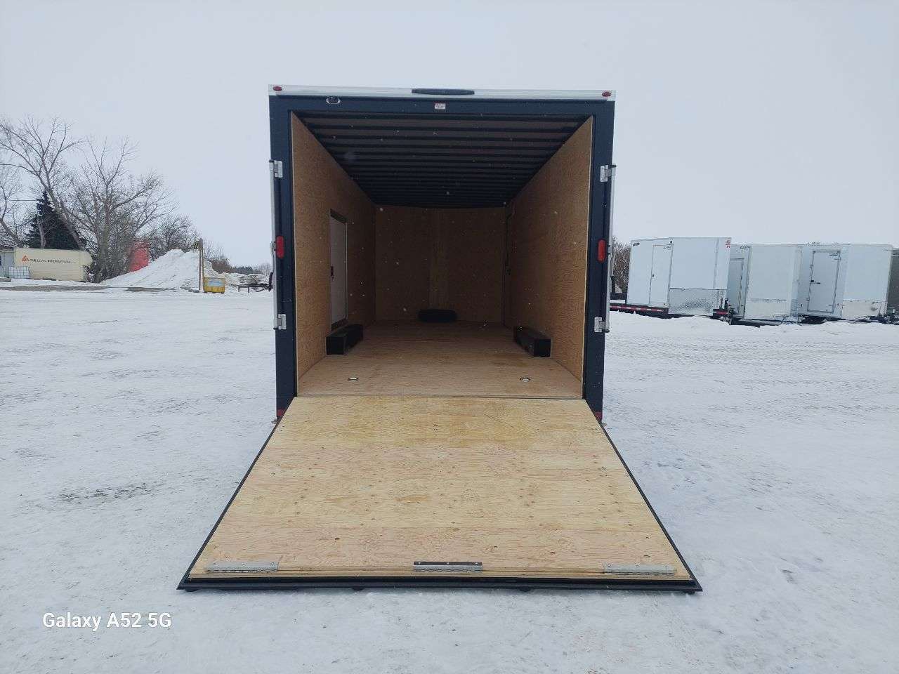2026 Royal LARC 8'6" x 24' + V-Nose Car Hauler Trailer