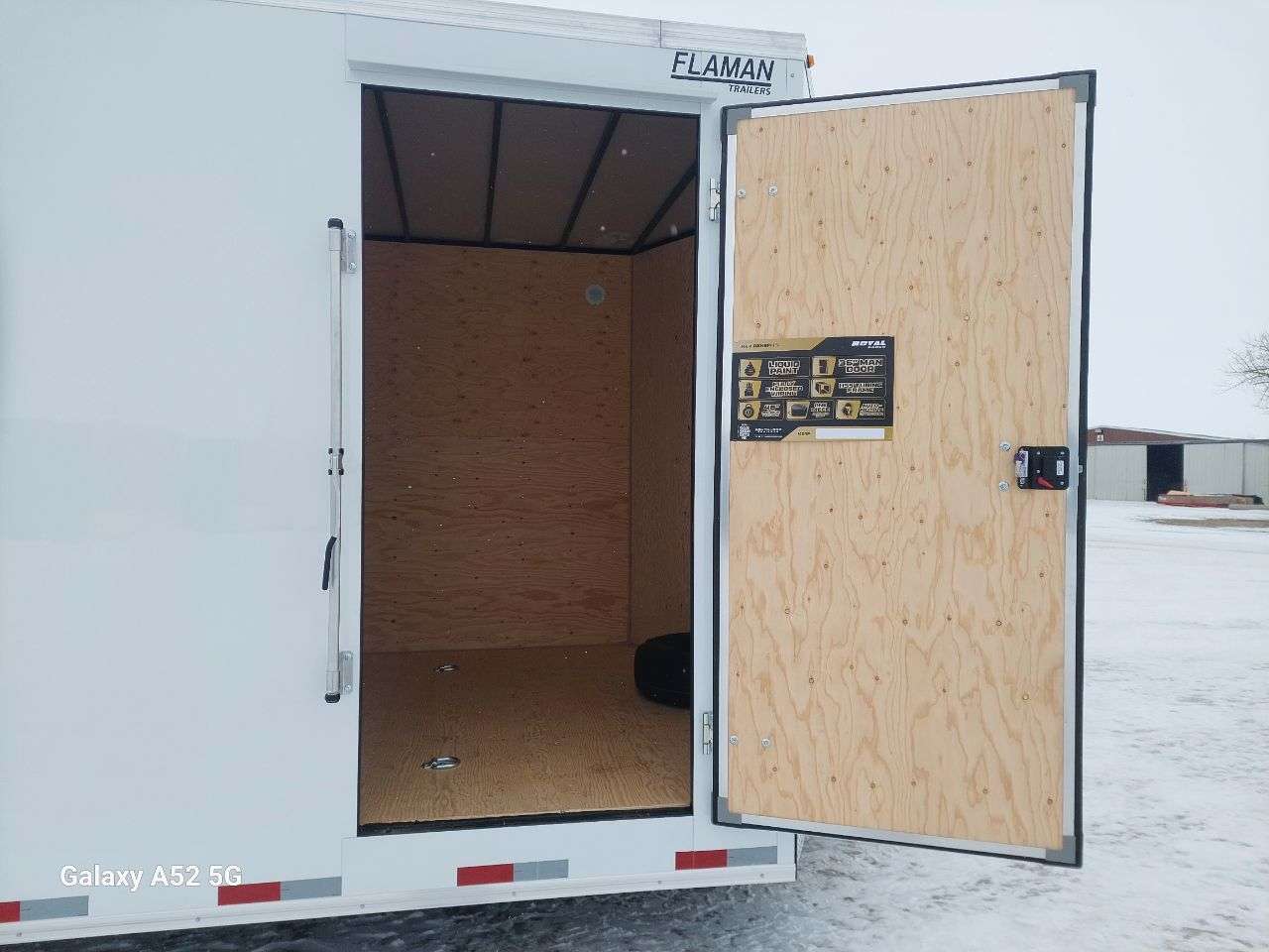 2026 Royal LARC 8'6" x 24' + V-Nose Car Hauler Trailer