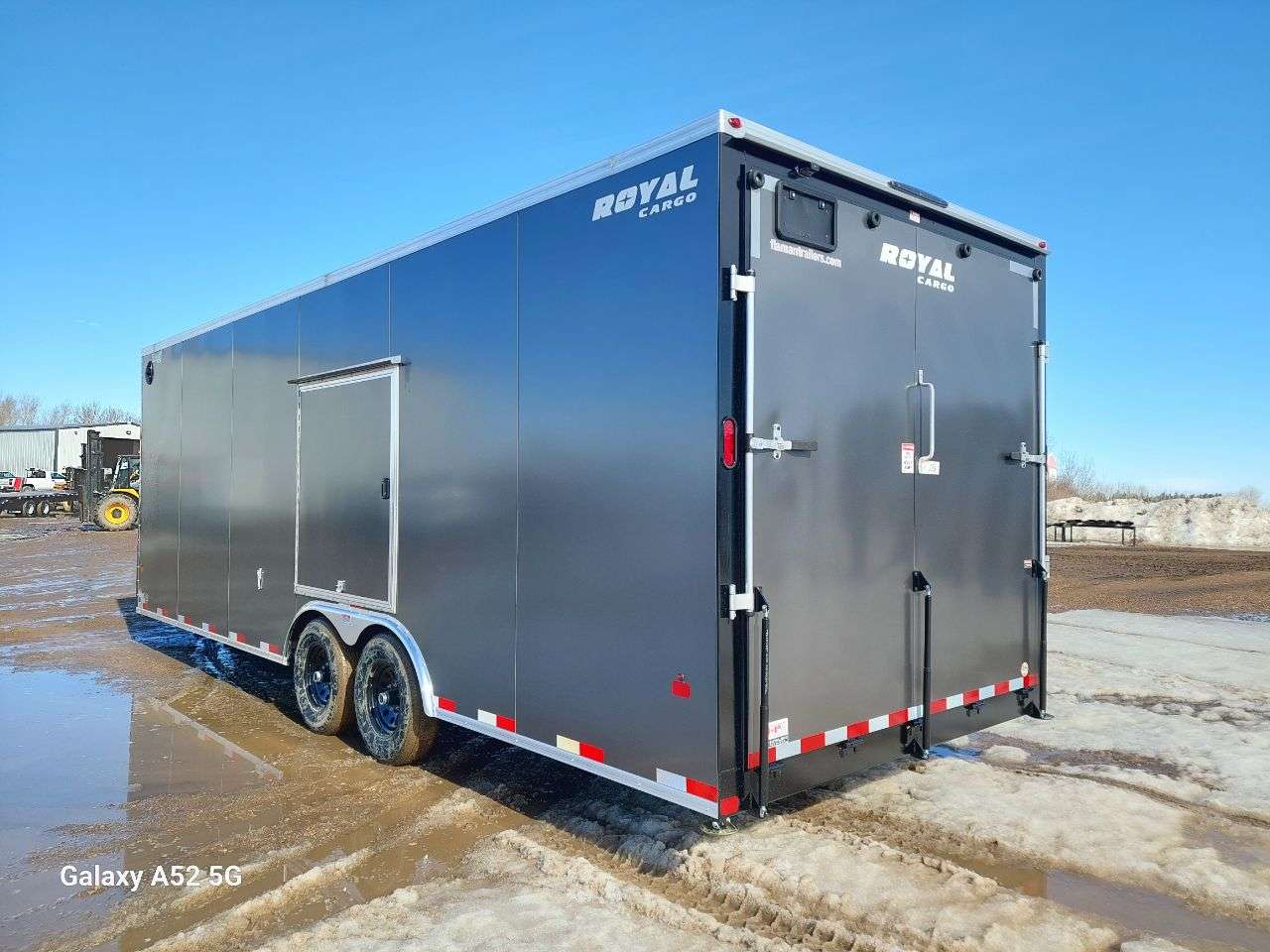 2026 Royal LARC 8'6" x 24' + V-Nose Car Hauler Trailer