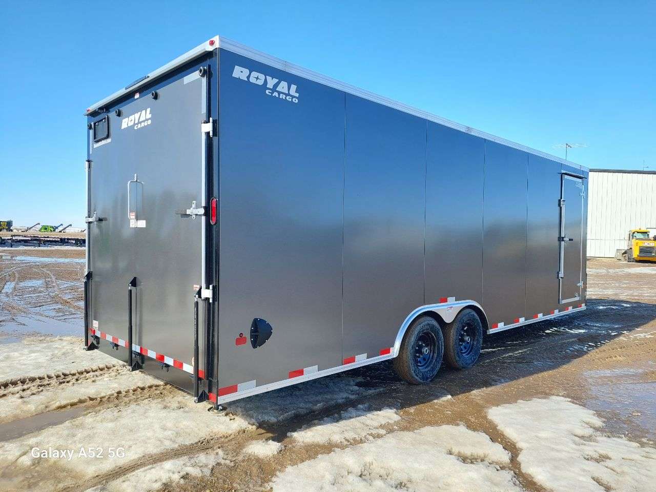 2026 Royal LARC 8'6" x 24' + V-Nose Car Hauler Trailer