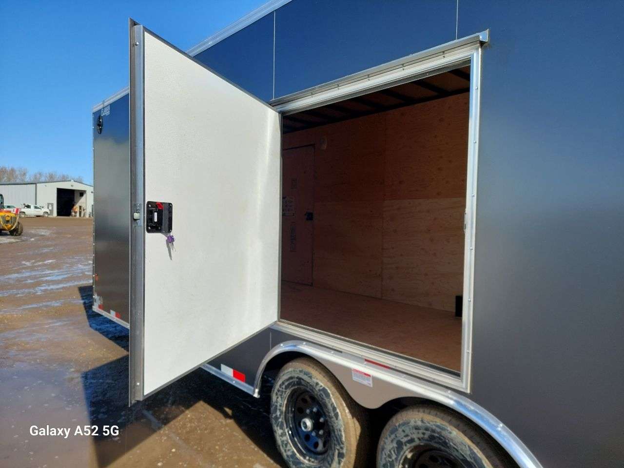 2026 Royal LARC 8'6" x 24' + V-Nose Car Hauler Trailer