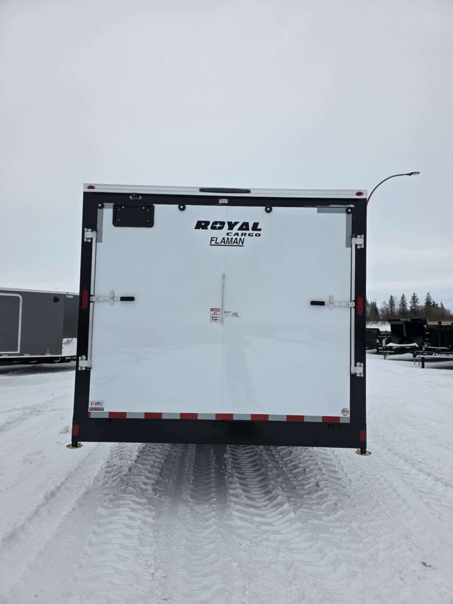 2026 Royal LARSM 8'6" x 22' + V-Nose Toy Hauler Trailer