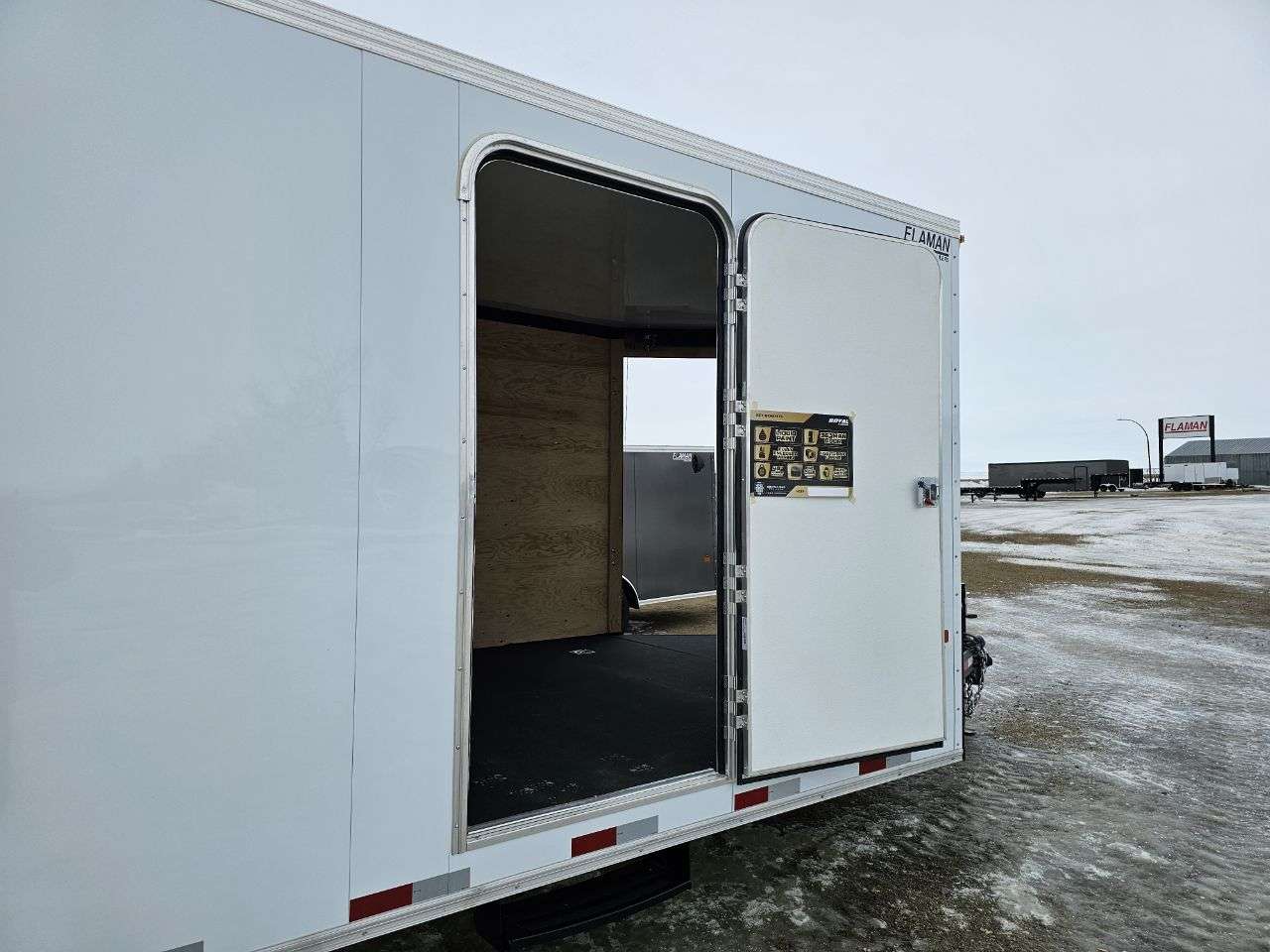 2026 Royal LARSM 8'6" x 22' + V-Nose Toy Hauler Trailer