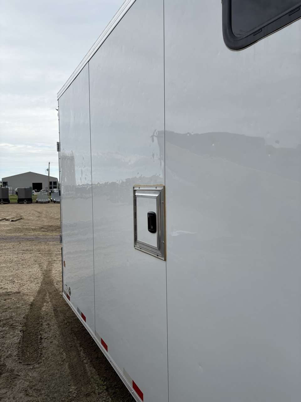2026 Royal LARSM 8'6" x 22' + V-Nose Toy Hauler Trailer