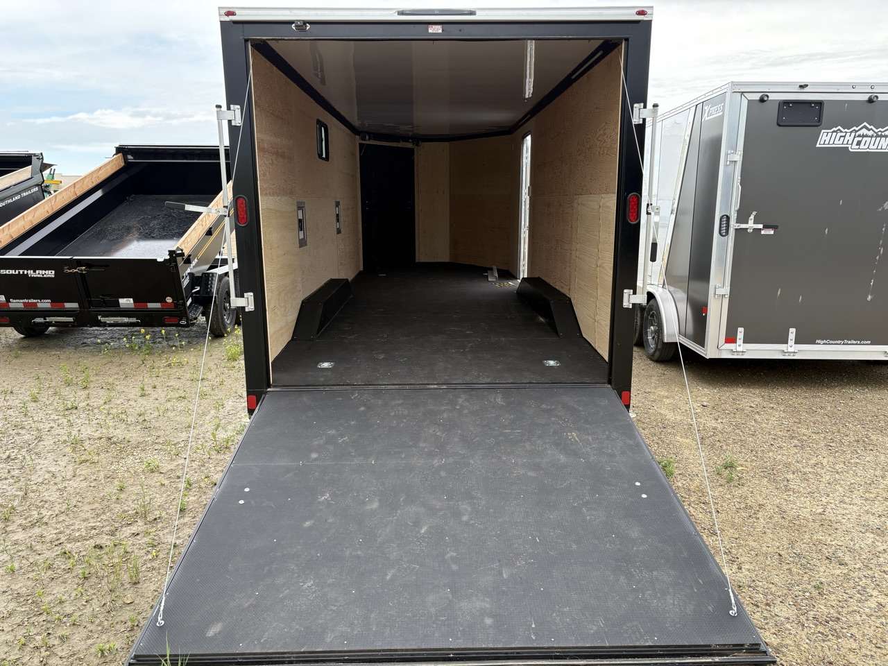 2026 Royal LARSM 8'6" x 22' + V-Nose Toy Hauler Trailer