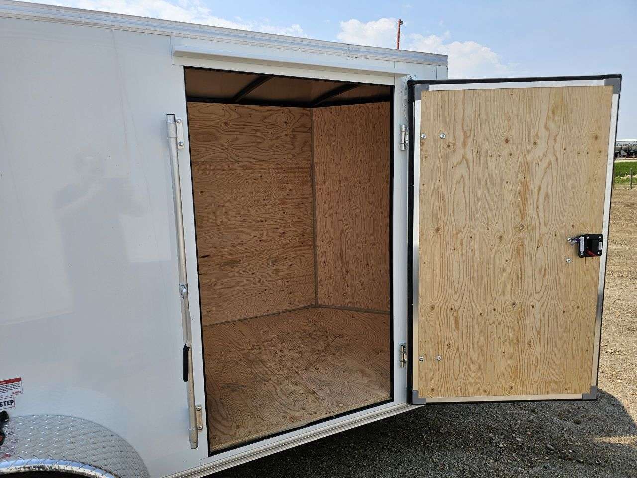 2026 Royal LCH 5' x 10' + V-Nose Cargo