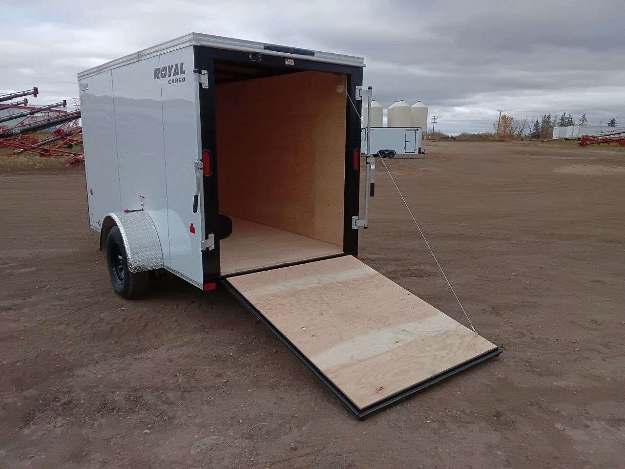 2026 Royal LCH 5' x 10' + V-Nose Cargo Trailer