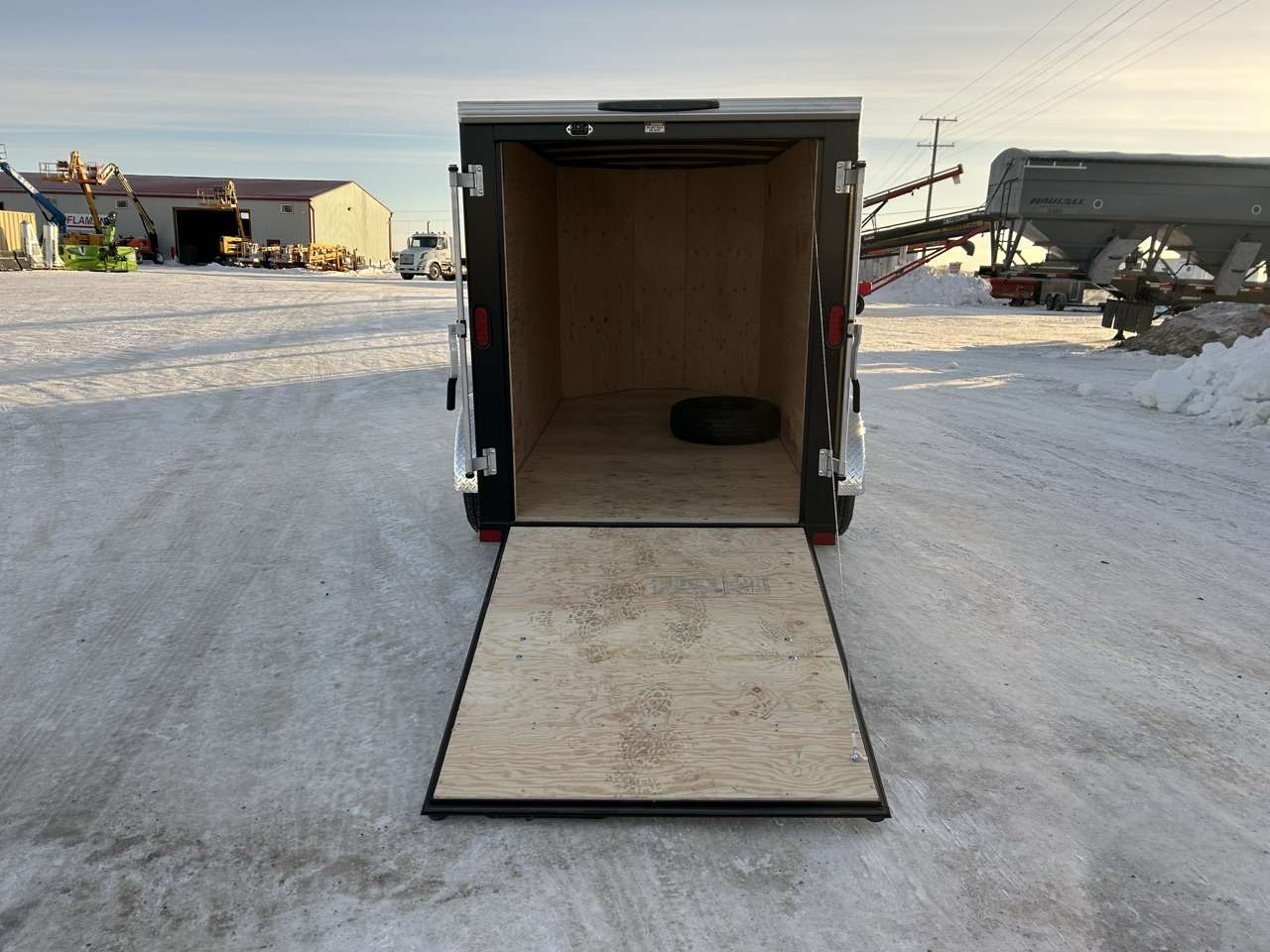 2026 Royal LCH 5' x 10' + V-Nose Cargo Trailer