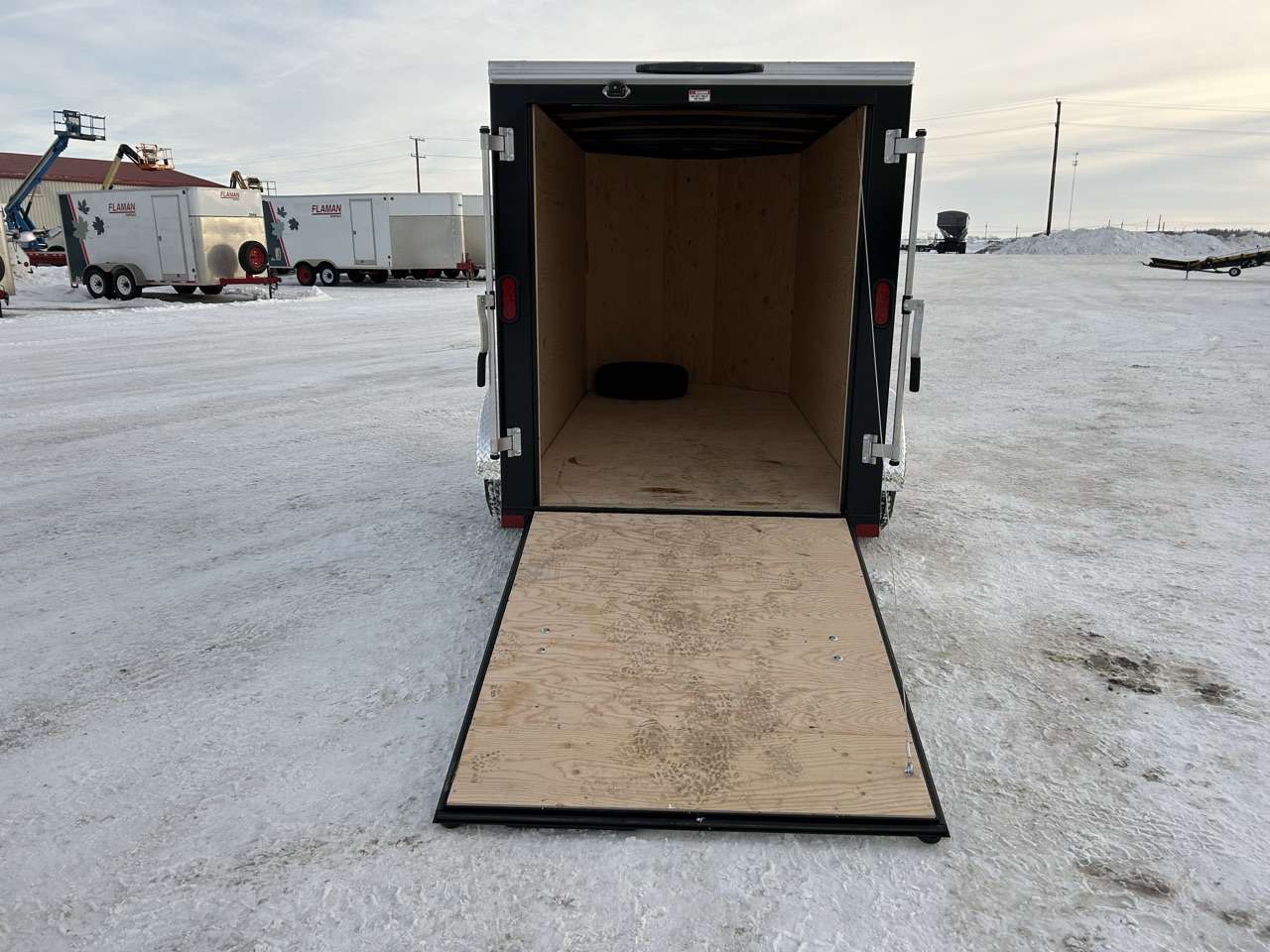 2026 Royal LCH 5' x 10' + V-Nose Cargo Trailer