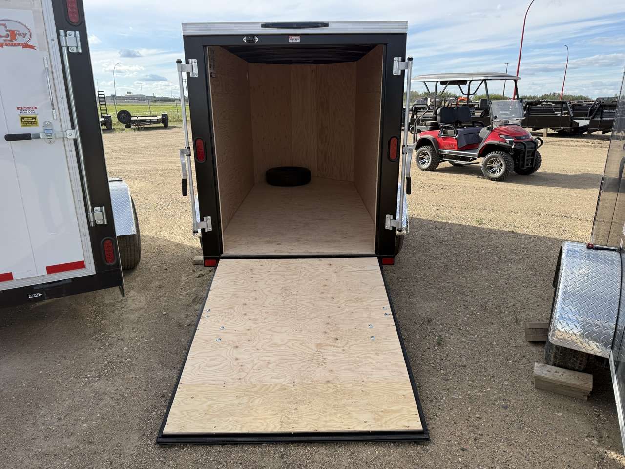 2026 Royal LCH 5' x 10' + V-Nose Cargo Trailer