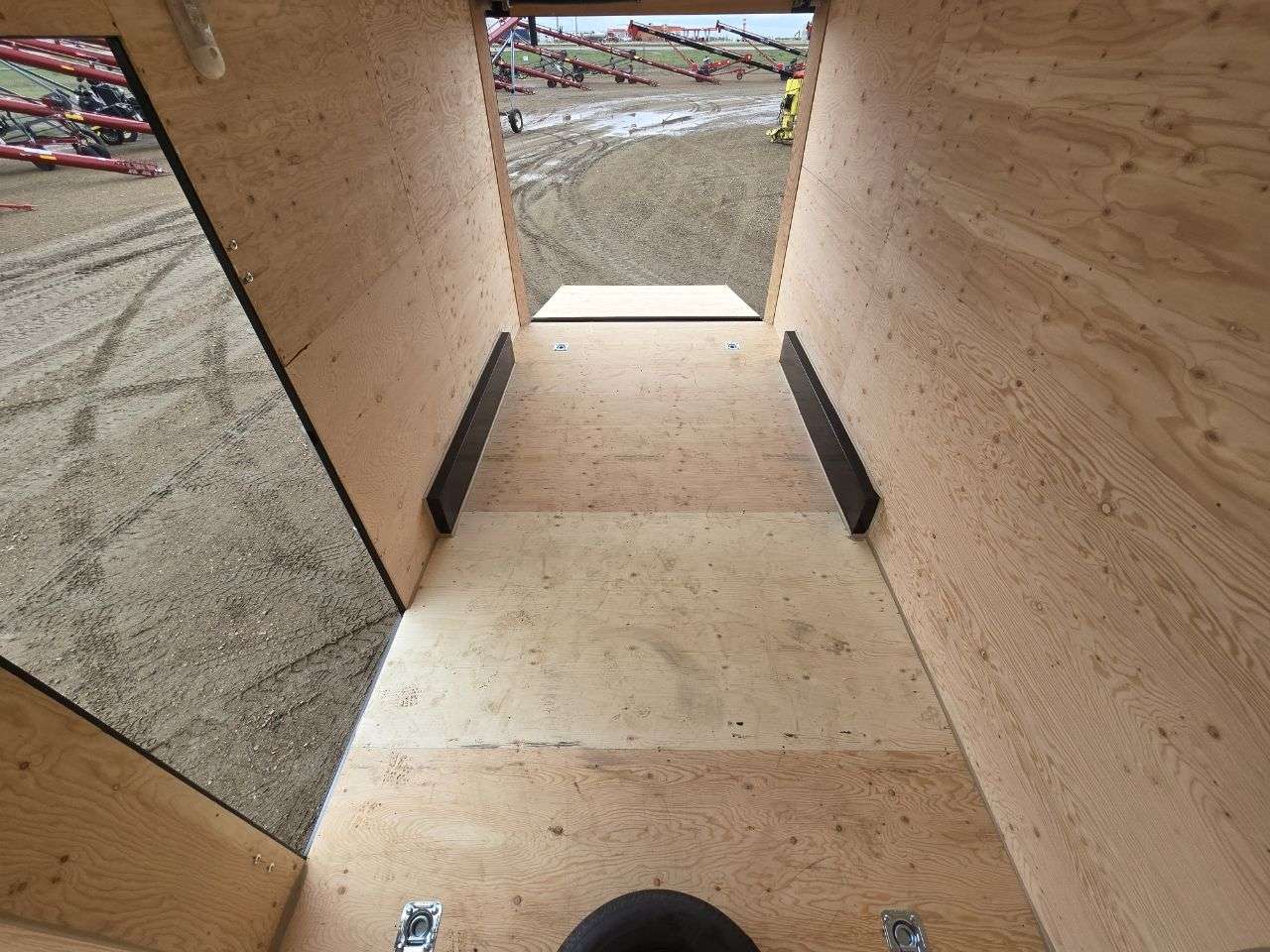 2026 Royal LCH 7'6" x 14' + V-Nose Cargo