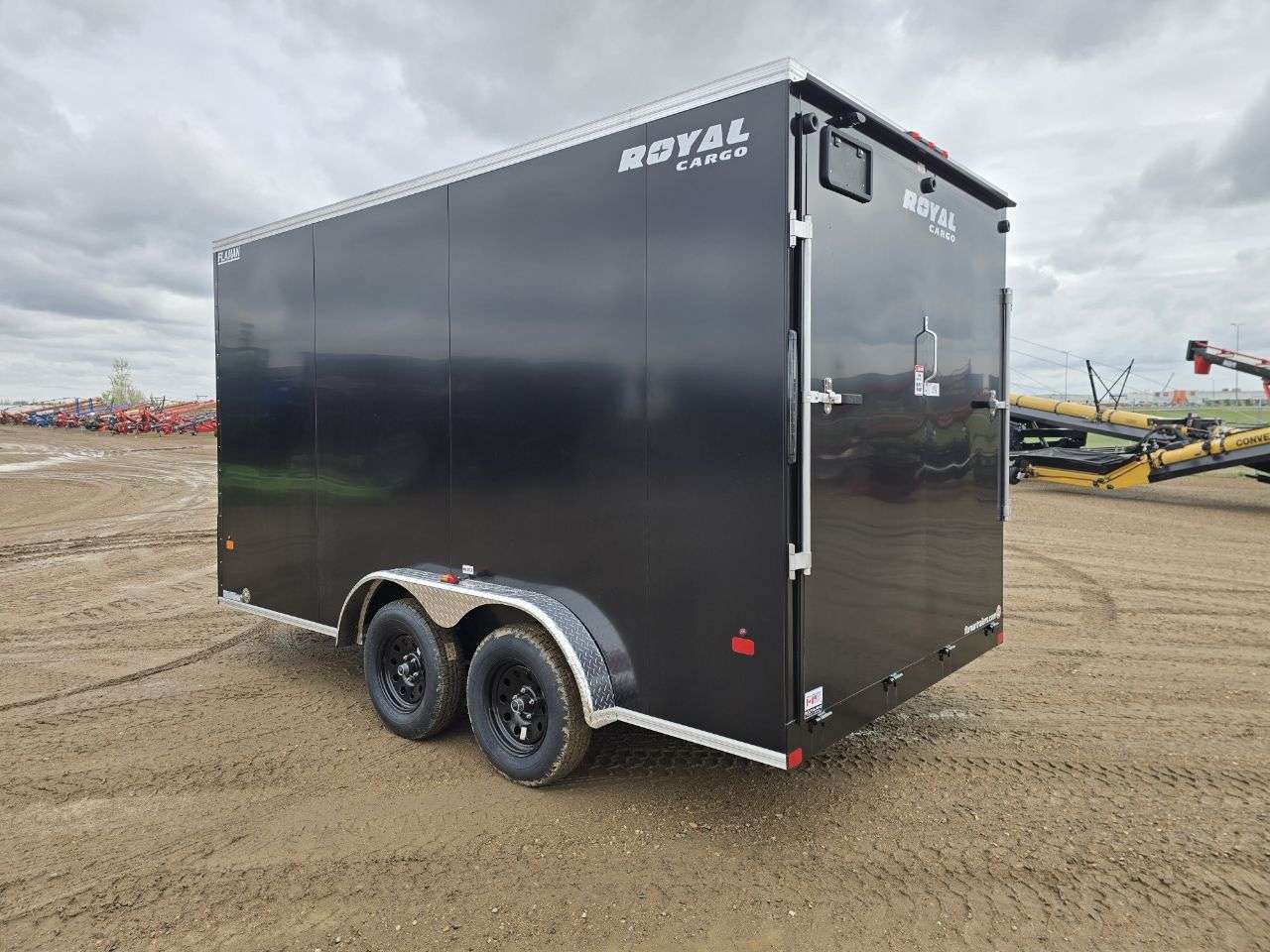 2026 Royal LCH 7'6" x 14' + V-Nose Cargo