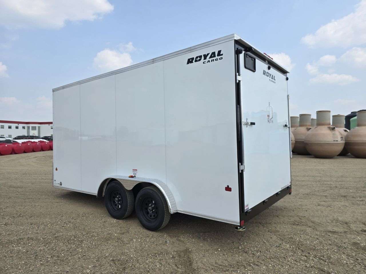 2026 Royal LCH 7'6" x 16' + V-Nose Cargo