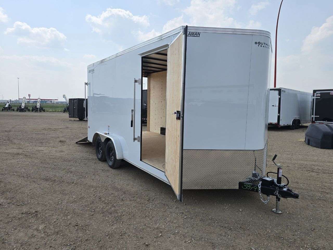 2026 Royal LCH 7'6" x 16' + V-Nose Cargo
