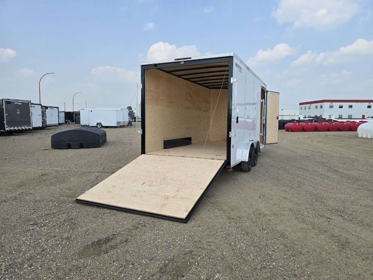 2026 Royal LCH 7'6" x 16' + V-Nose Cargo