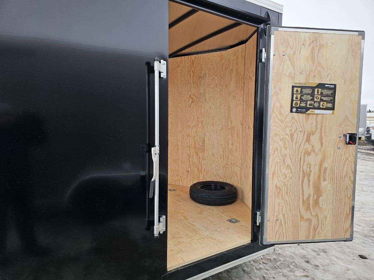 2026 Royal LCH 7'6" x 16' + V-Nose Cargo Trailer