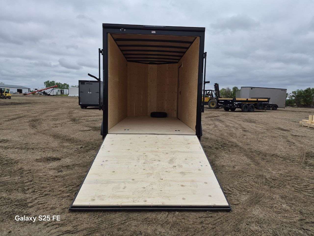 2026 Royal LCH 7' x 14' + V-Nose Cargo Trailer