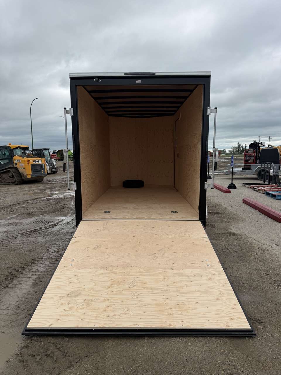 2026 Royal LCH 7' x 14' + V-Nose Cargo Trailer