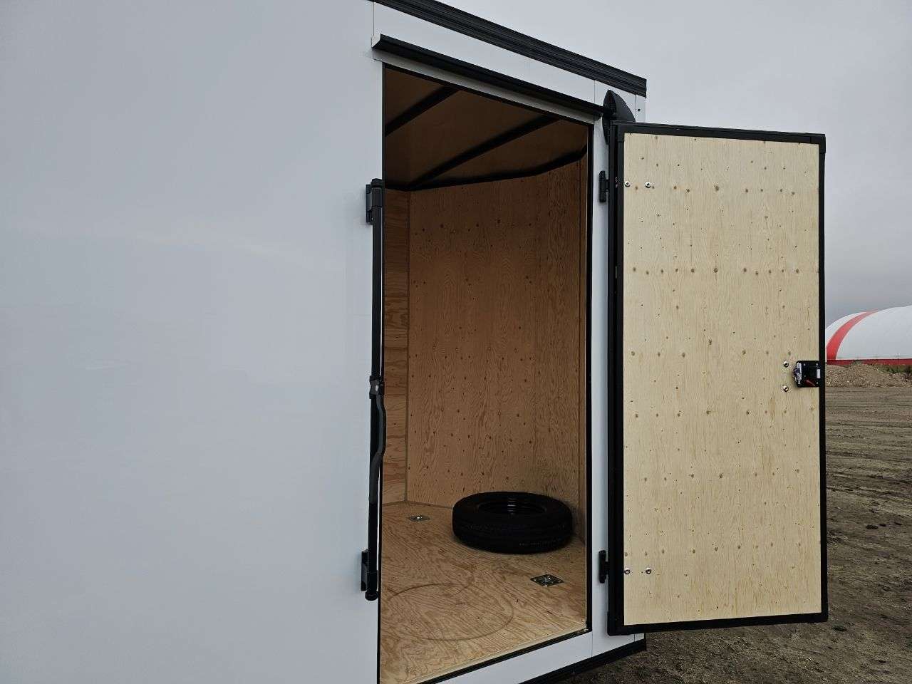 2026 Royal LCH 7' x 16' + V-Nose Cargo Trailer